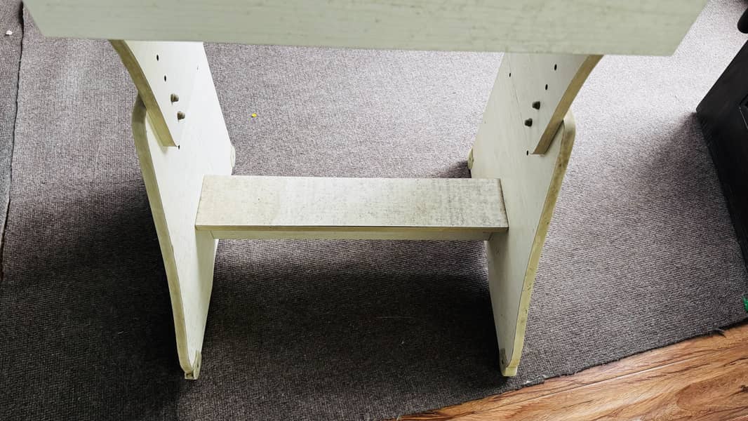 Study table for students 4