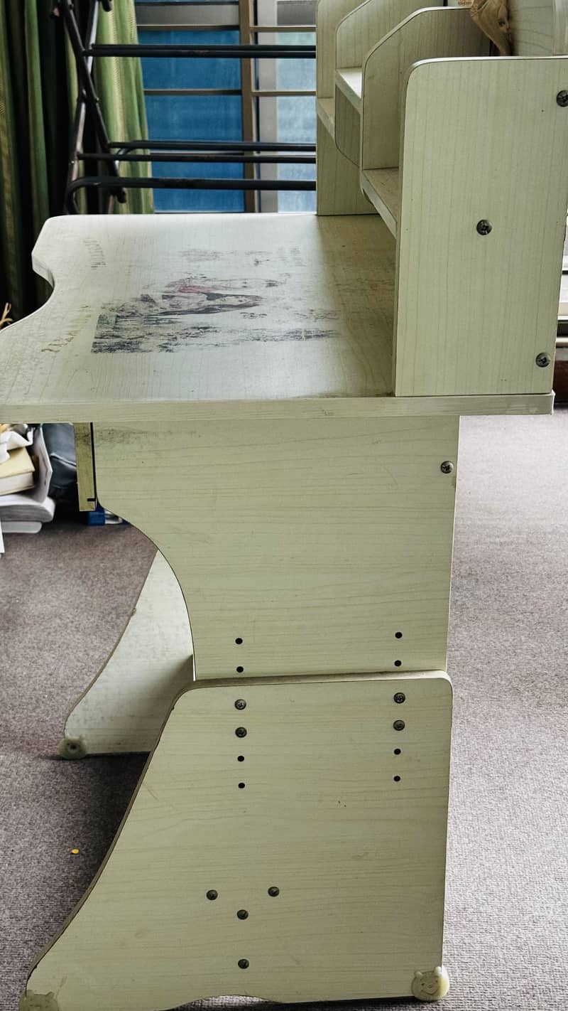 Study table for students 5