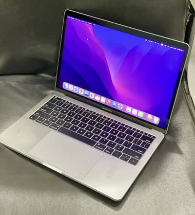 Macbook Pro 2017 (Condition: 10/10)