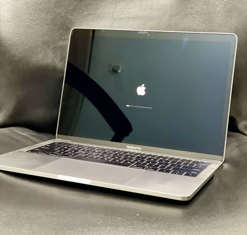 Macbook Pro 2017 (Condition 10/10) 2