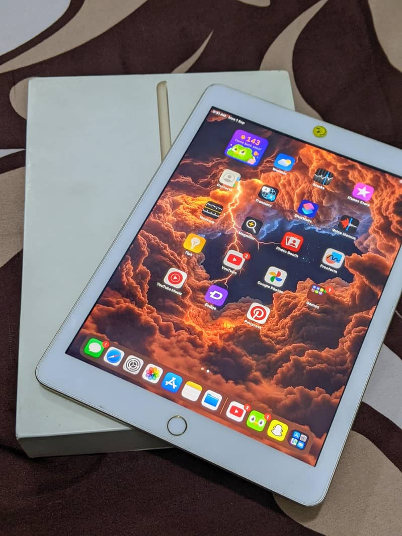 Ipad 9.7 2017 Complete box 1