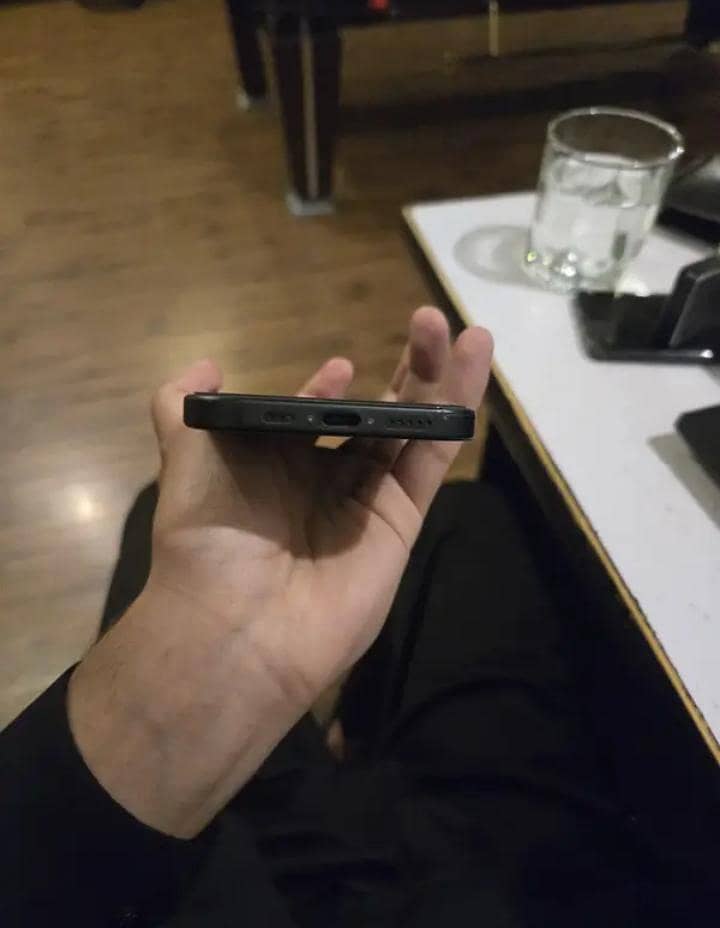 Iphone 16 Jv with box 3