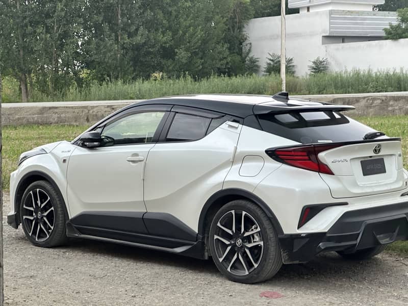 Toyota Chr s gr 5