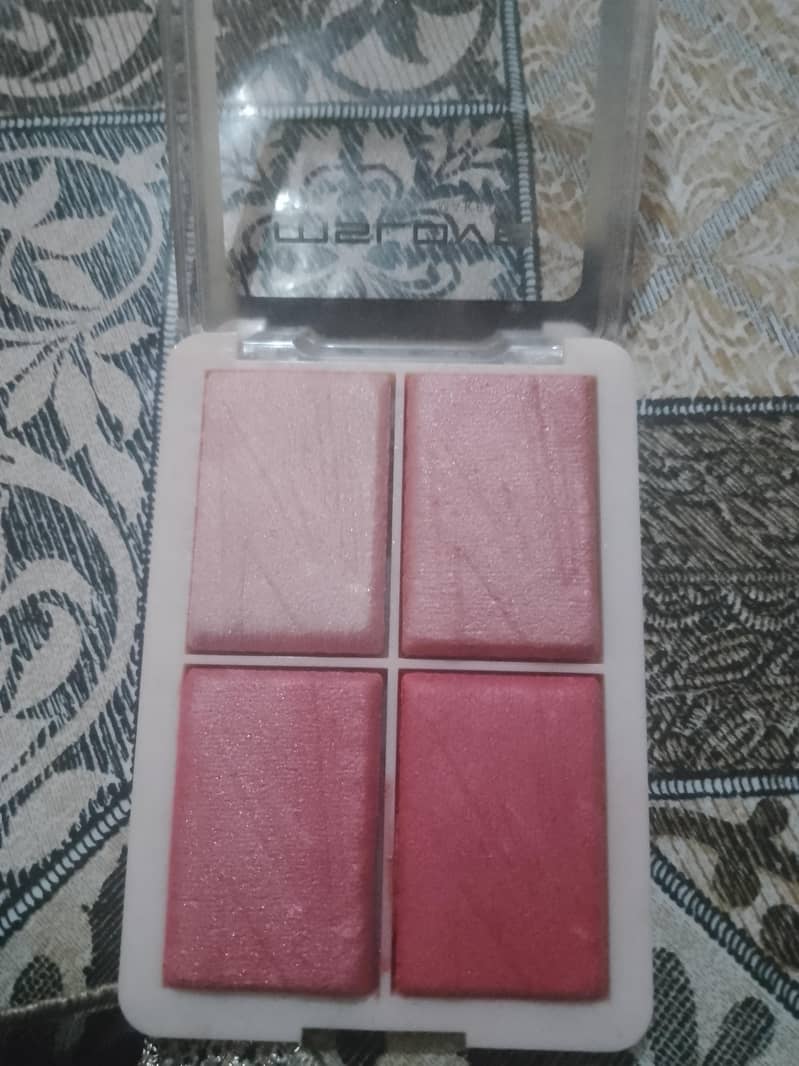 blusher 1