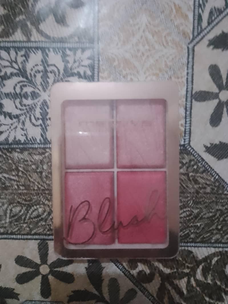 blusher 3