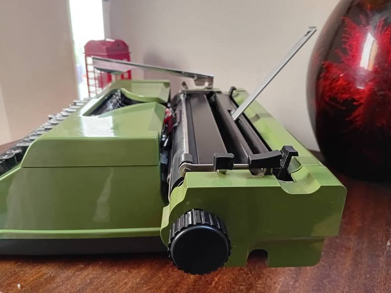 Vintage Erika Typewriter 2