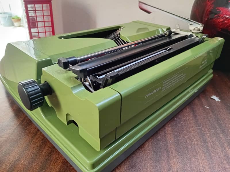 Vintage Erika Typewriter 3