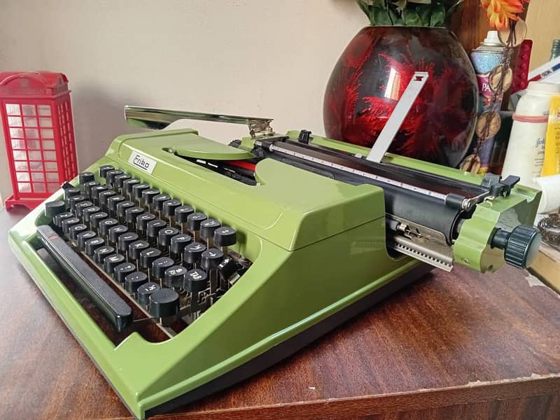 Vintage Erika Typewriter 4