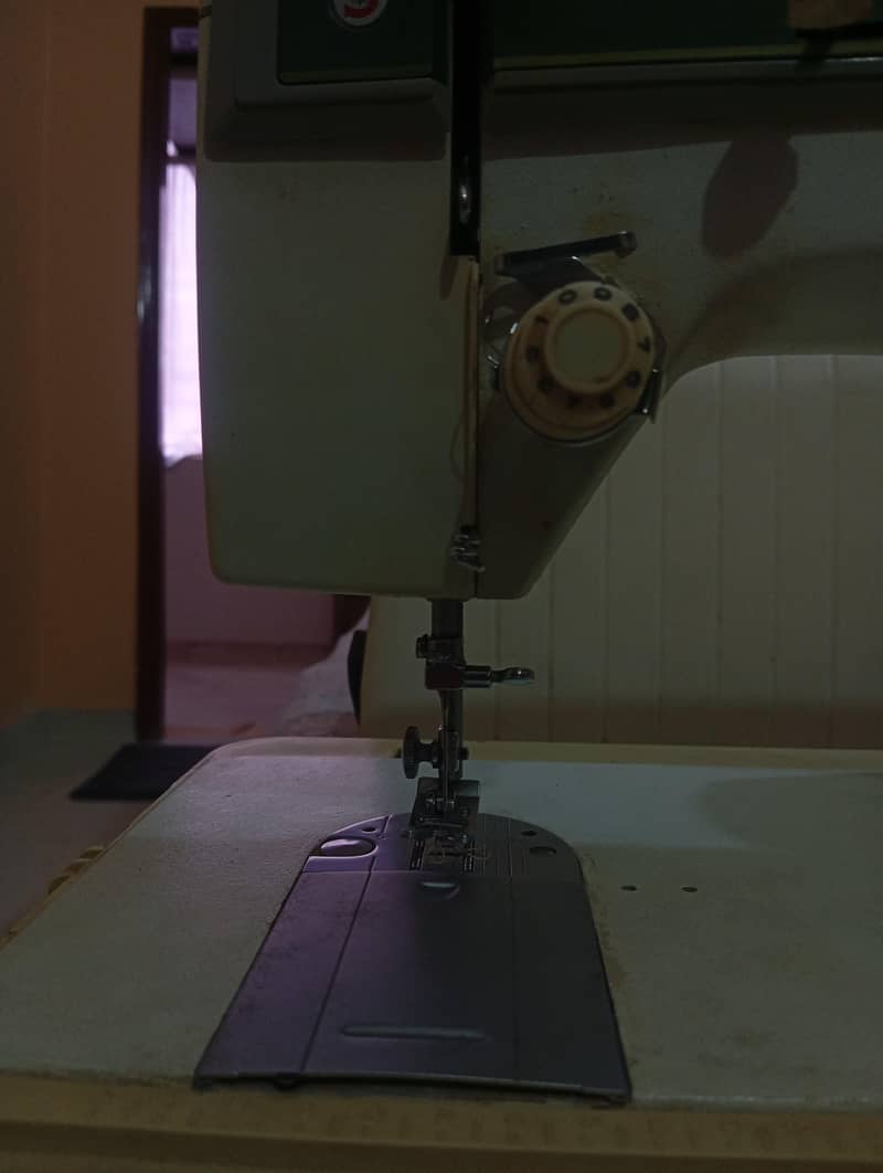 used singer machine 4