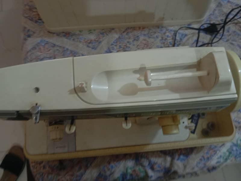 used singer machine 6