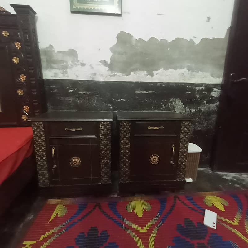 bed dressing side table 0