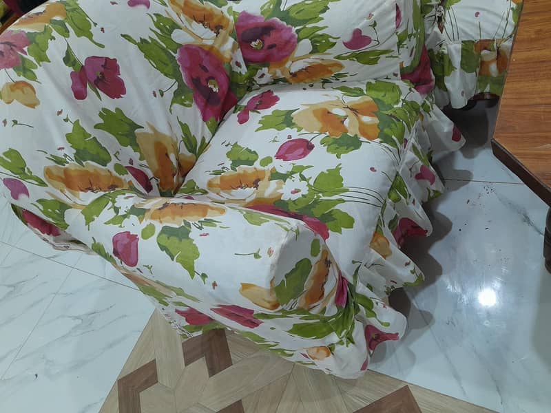 5 piece sofas set with free sofas cover 1