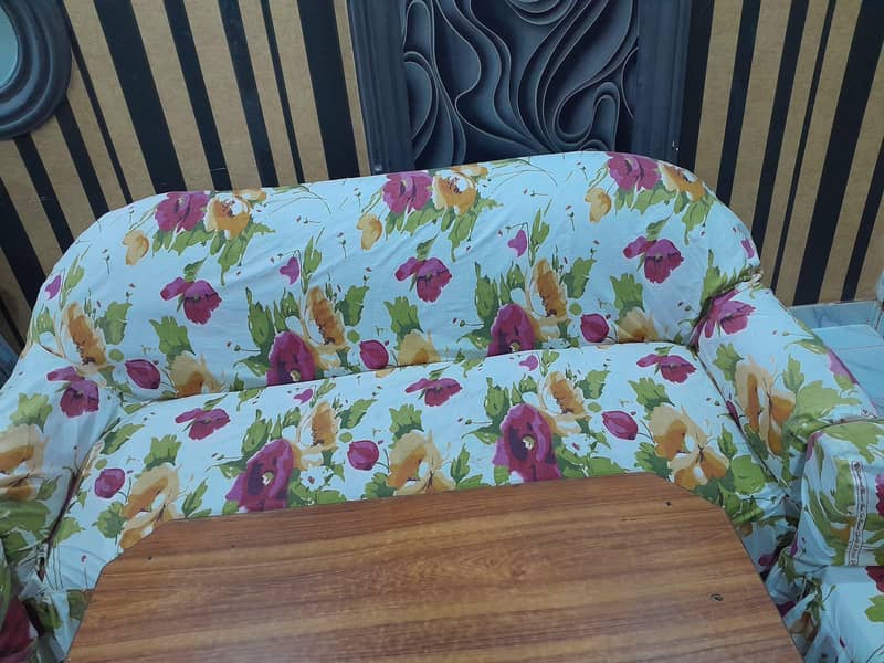 5 piece sofas set with free sofas cover 4