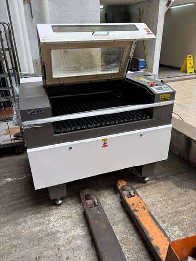 co2 laser cutting machine |900*600 2×3 | Branded | High speed