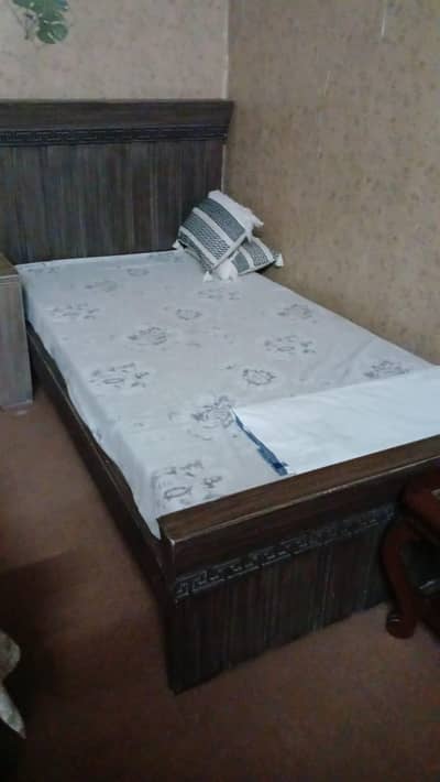 2 Single beds for sale