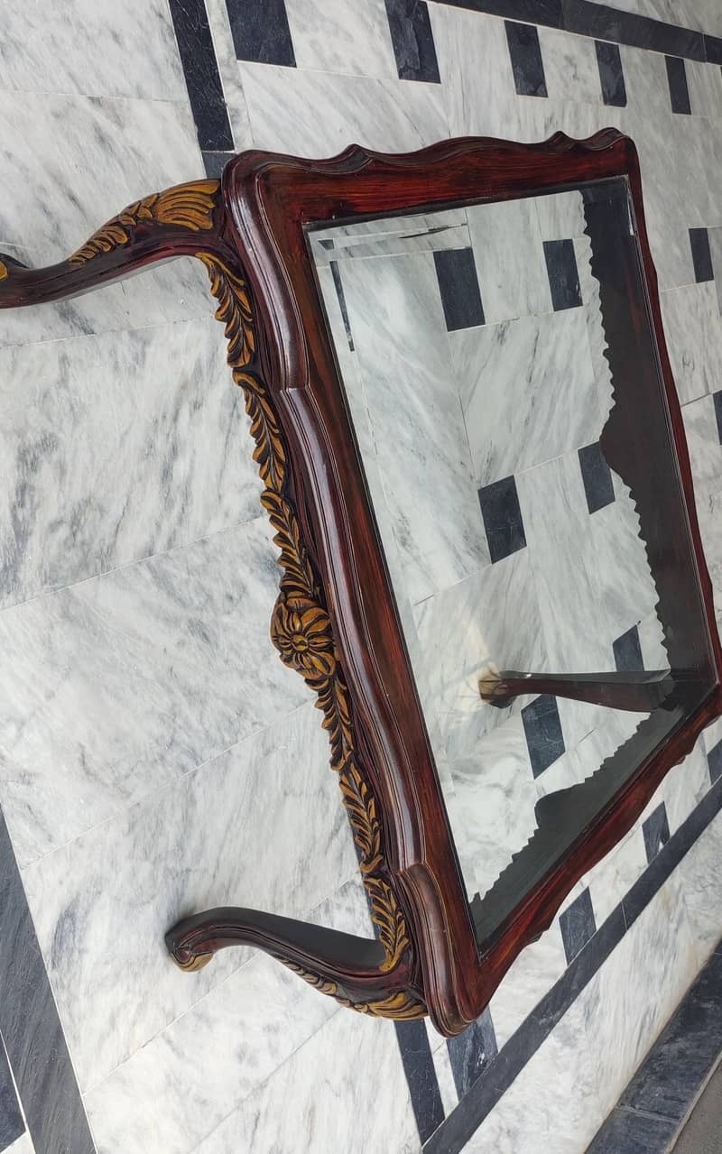 Single center table 1