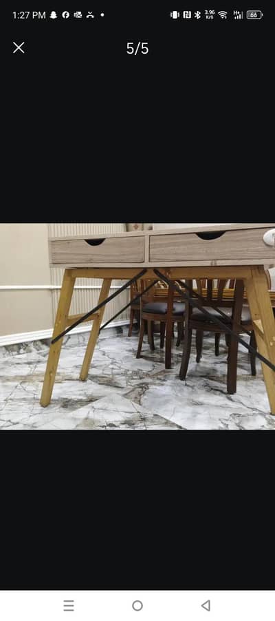 console table for sale 10/10 condition