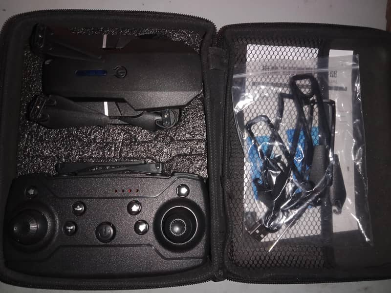 DRONE E88 PRO 1