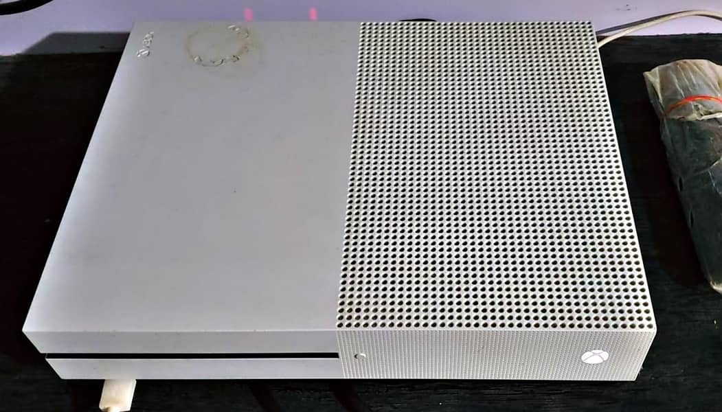 XBOX ONE S 1TB read add 4