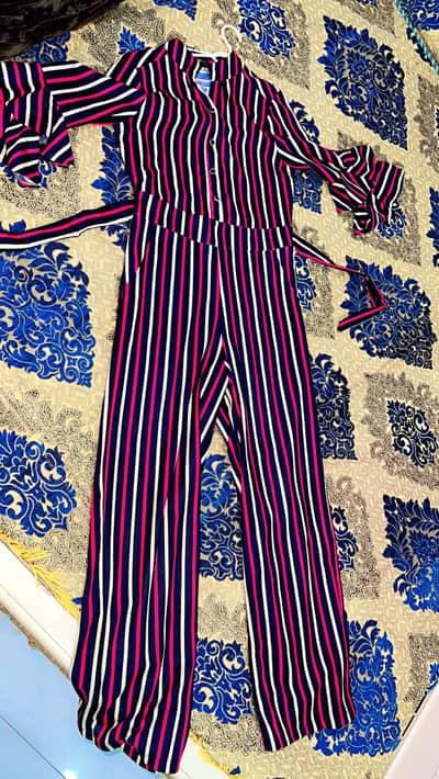 Fancy & stylish dresses Medium size ready to wear