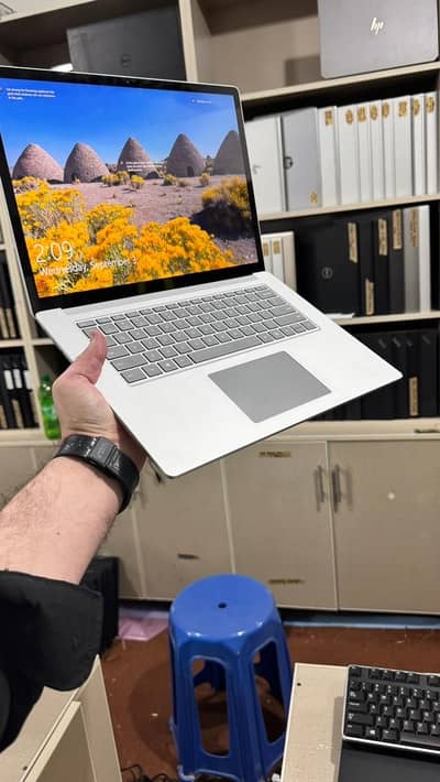 Microsoft surface 3 core i7 10th Generation  A grade stock