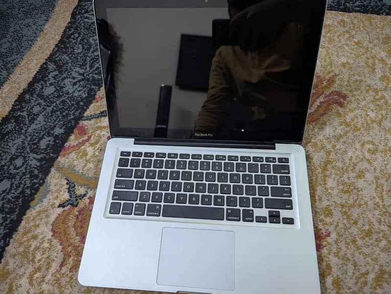 MacBook pro 2011 0