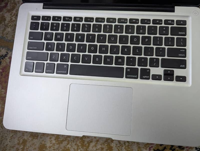 MacBook pro 2011 3