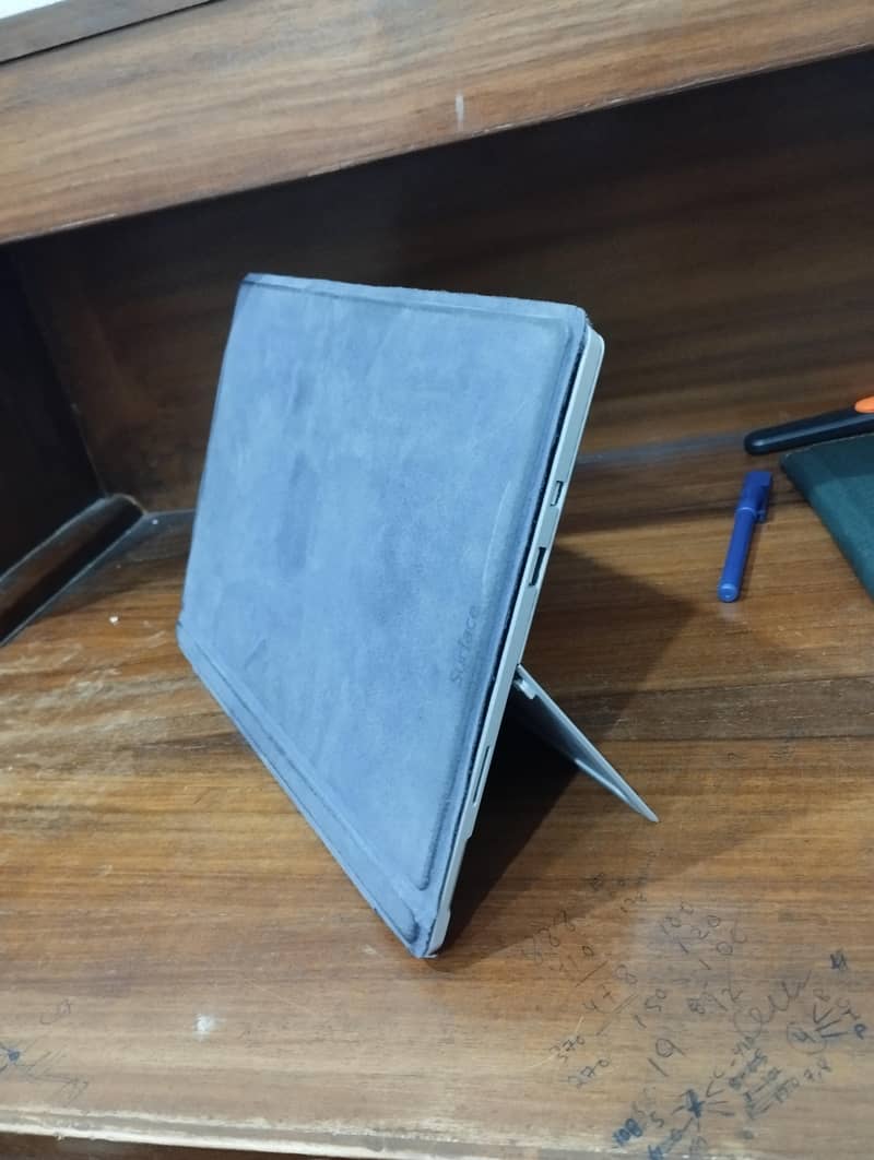 Microsoft surface pro 4 2