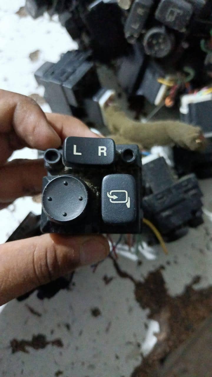 said mirror button 1