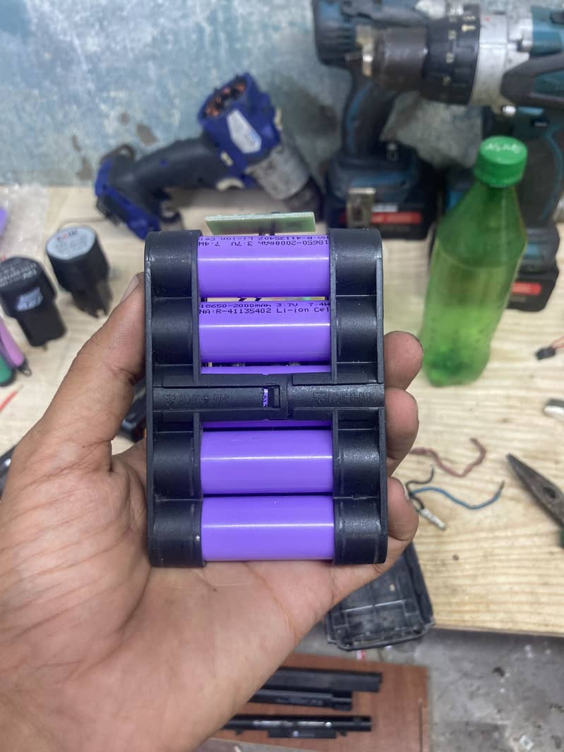 ھما رے ھا ں بیٹر ی وا لی مشین Cordless Drill Machine ٹھیک کیا جا تا ھے 5