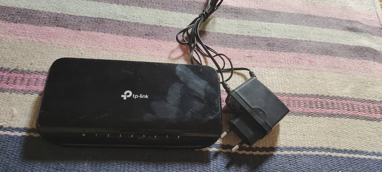 TP-Link TL-SG1008D 0