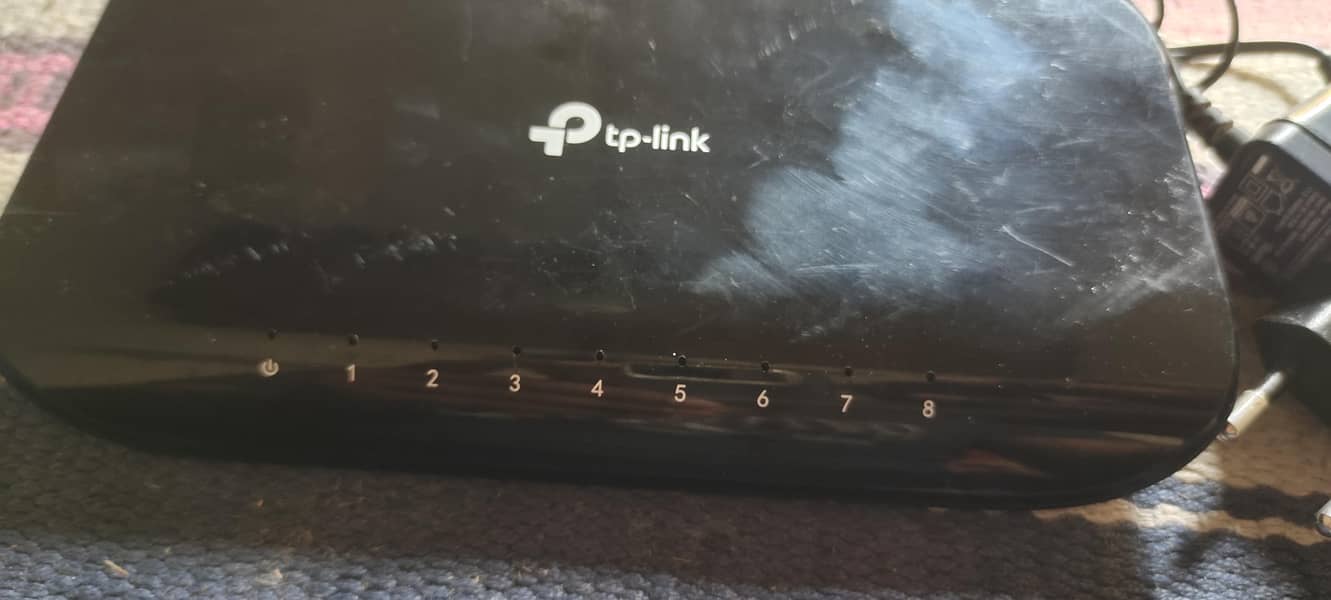 TP-Link TL-SG1008D 1