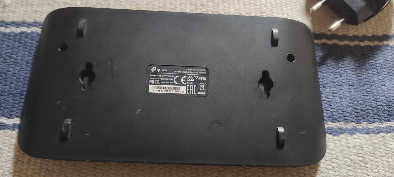 TP-Link TL-SG1008D 2