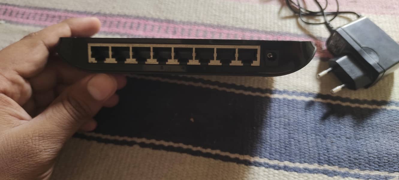 TP-Link TL-SG1008D 3