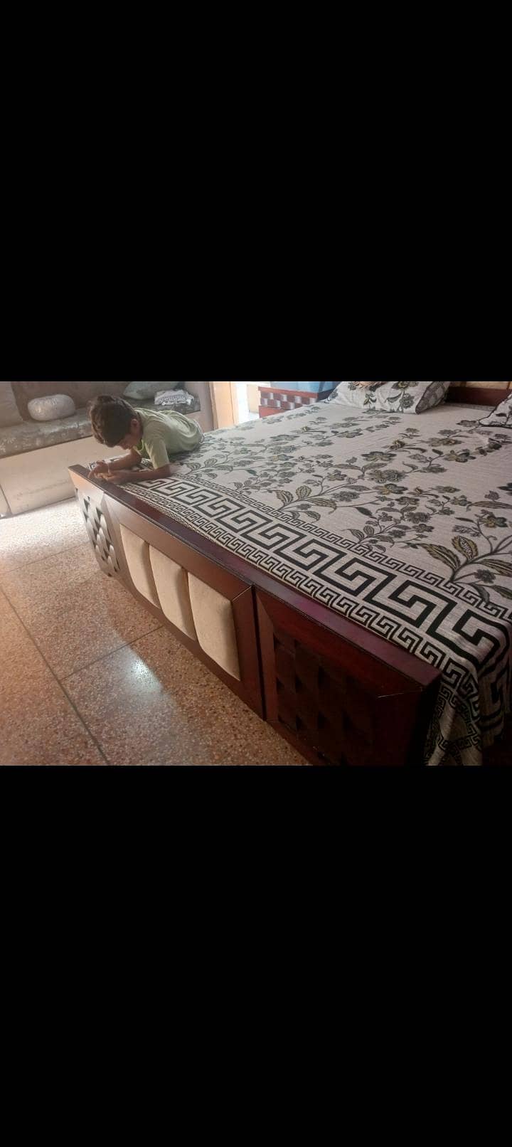 king size bed condition 10/10 3