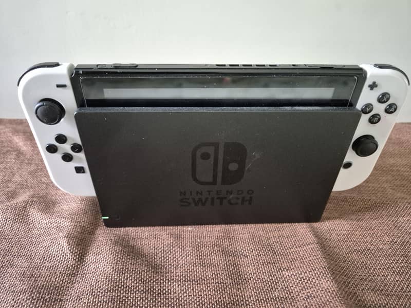 Nintendo Switch 0