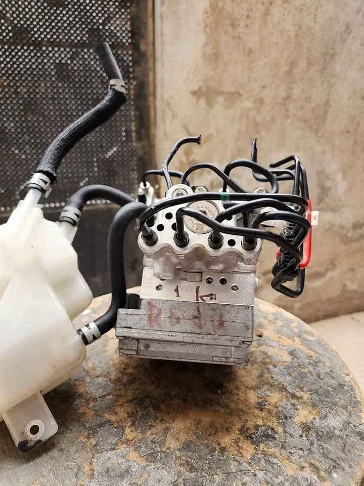 Aqua, Prius, Axio, Feilder, Camrey ABS Unit 5
