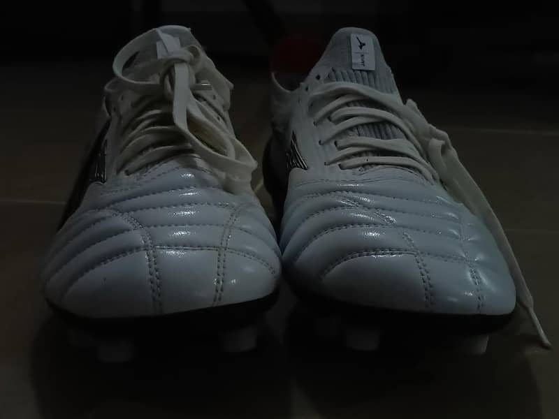 Football Shoes/Studs/Cleats for sale Sports Equipment 1106008027
