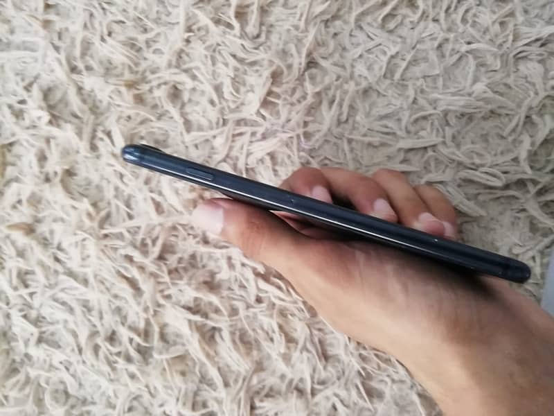 Apple iPhone 7 Plus 2