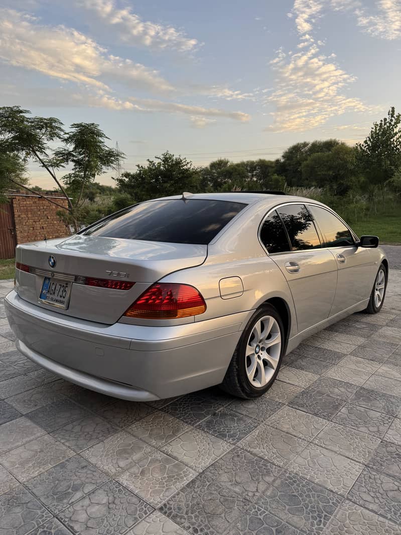 BMW 735i-2002 1