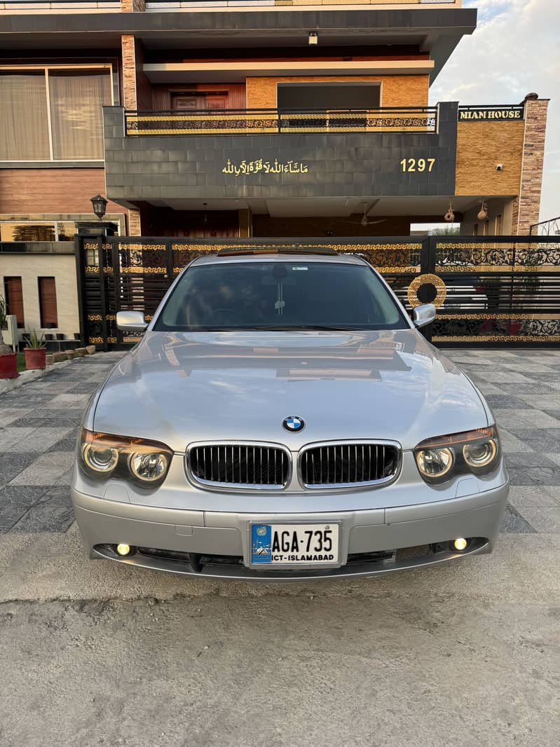 BMW 735i-2002 3