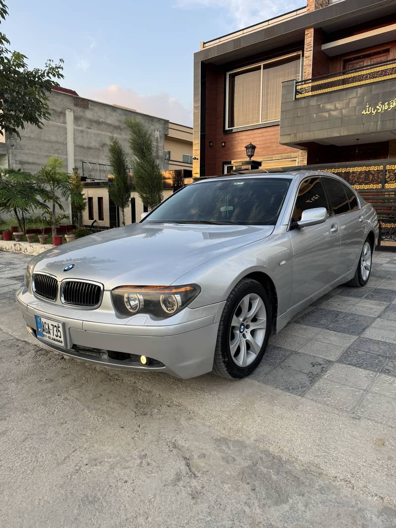 BMW 735i-2002 7