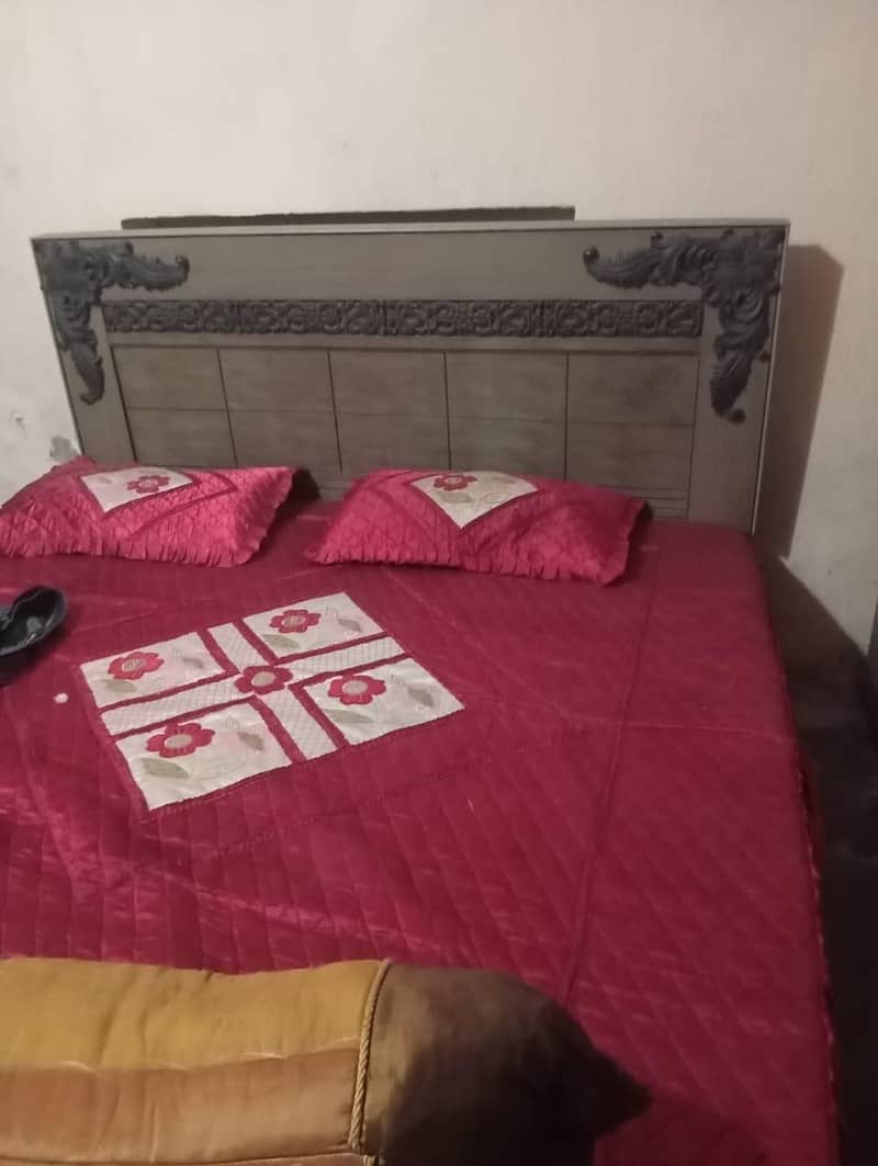 Bed dressing table side Table for sale 0