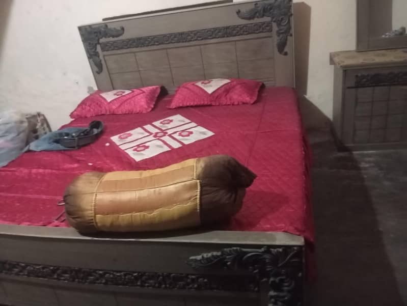 Bed dressing table side Table for sale 2