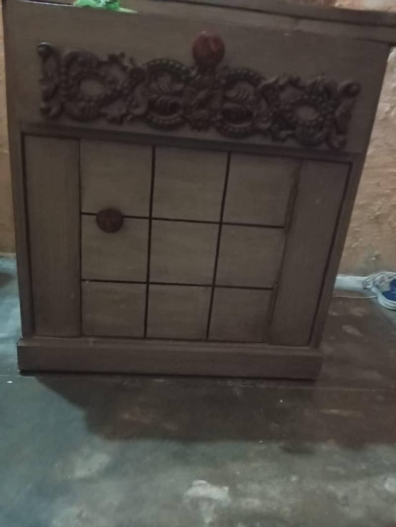 Bed dressing table side Table for sale 6