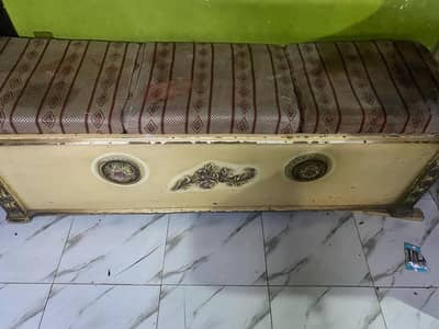 3 seater setty with storage box