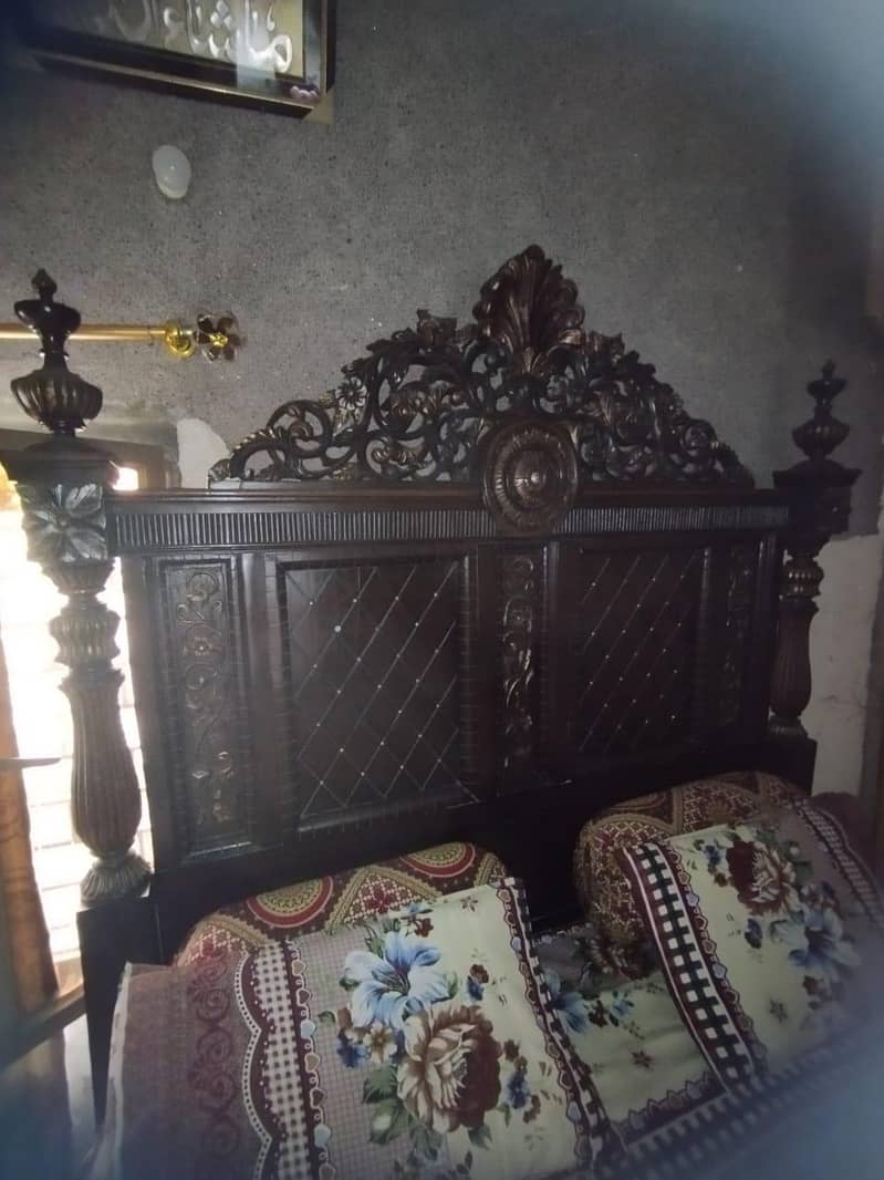 king size chinioti  bed 0
