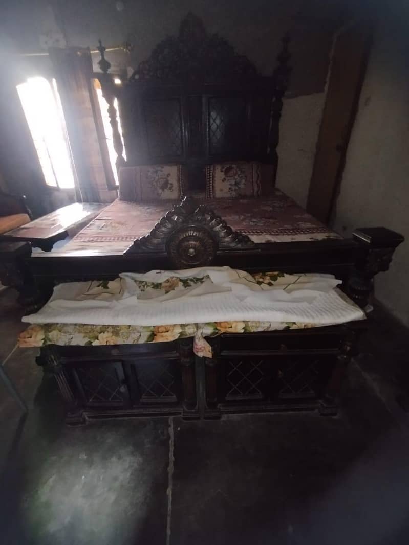 king size chinioti  bed 2