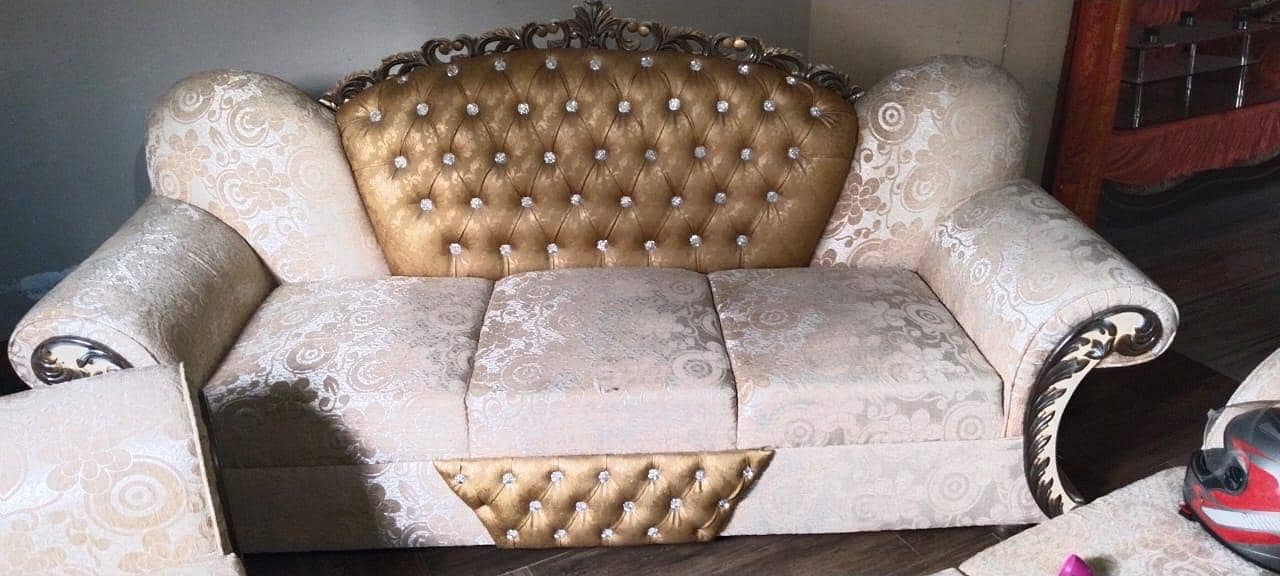 sofa new condition hai 0
