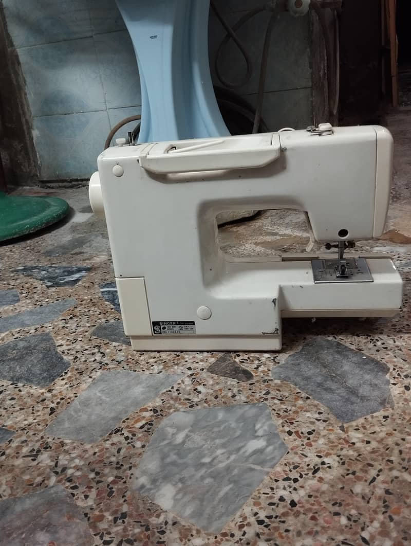Singer Machine 3